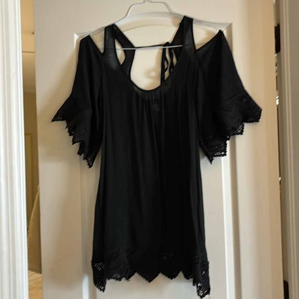 Venus off shoulder cover up